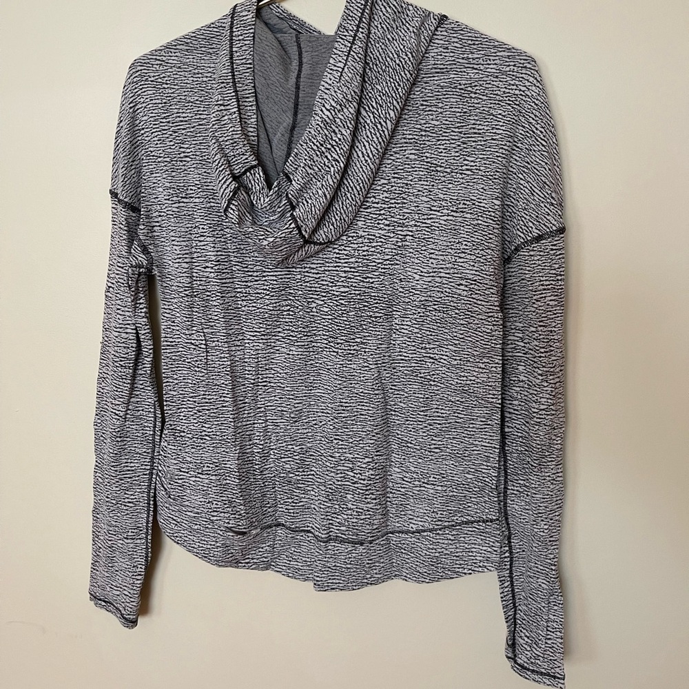Lululemon Thin Pullover Hoodie - image 2